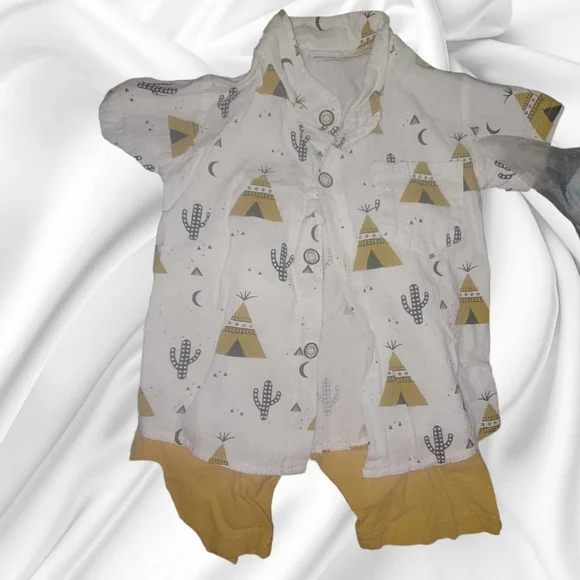 Boys 18 months - Picture 2 of 4